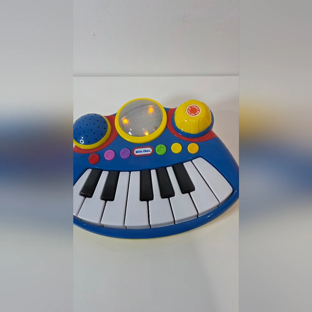 MGA Entertainment 610172 Little Tikes Pop Tunes Big Rocker Keyboard